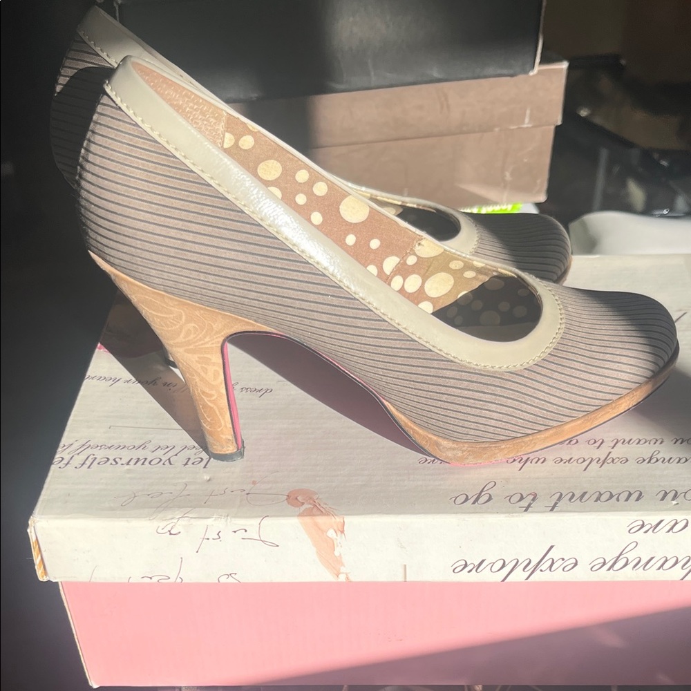 Elegant Striped Tan and Cream Heels